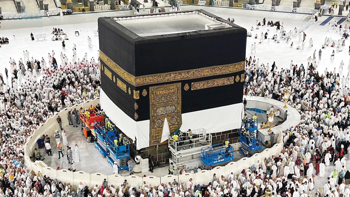 يا مادح اللي يشيدون المعابد ... ما يفيدكم مدحك ولا يفيد ممدوح